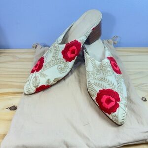 Anthropologie x MOMO Flower Embroidered Heeled Mules - 39